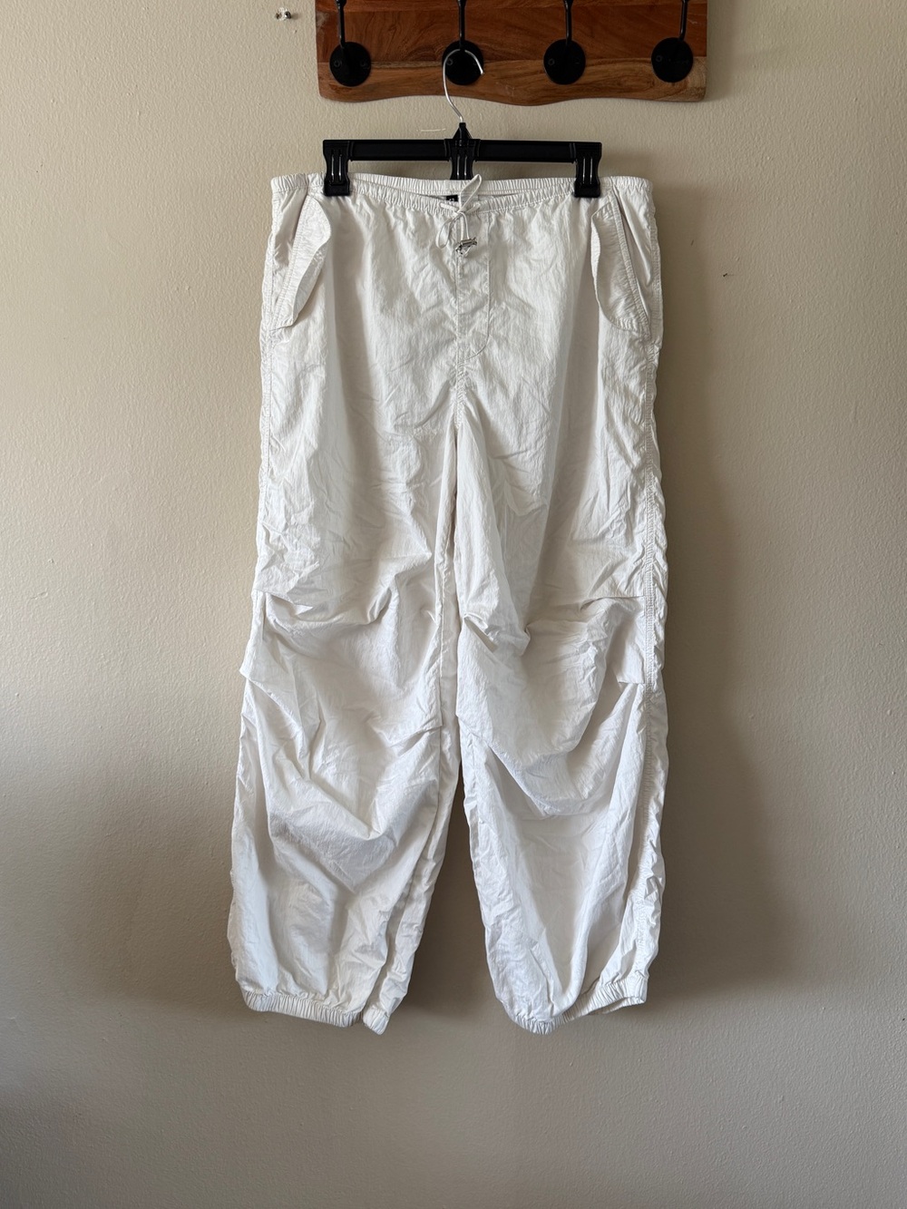 H&M Divided White Drawstring Toggle Mid Rise Nylon Parachute Pants Size S